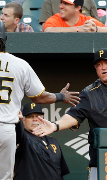 Schoop, Trumbo give Orioles 6-5 comeback win over Pirates (Jun 06, 2017)